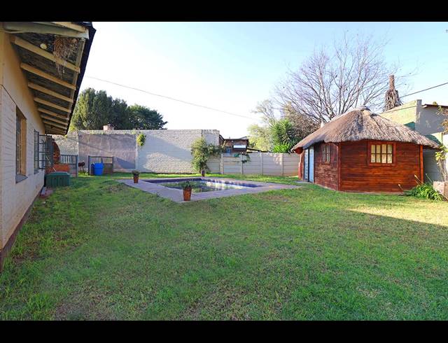 3 BEDROOM HOUSE FOR SALE IN WYCHWOOD